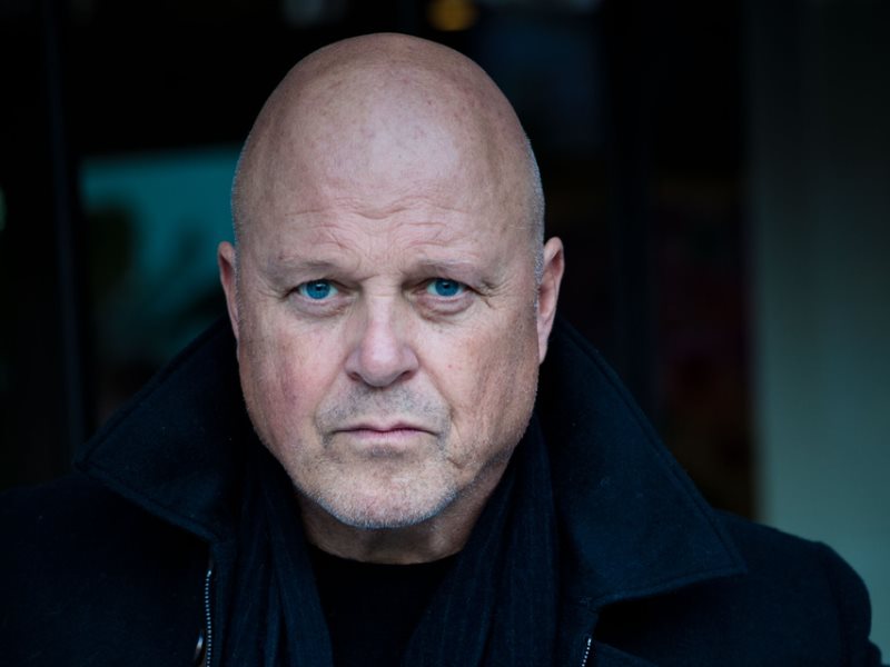 Michael Chiklis