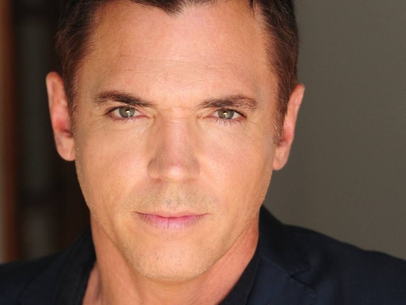 Nicholas Lea