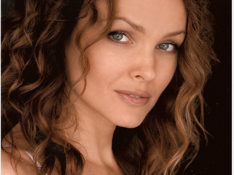 Dina Meyer